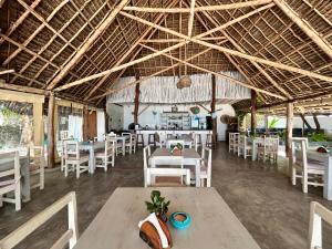 Bahari Pizza Restaurant Bungalows