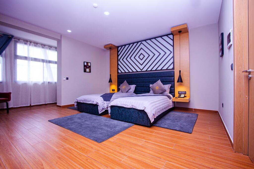 HOTEL UZEIR