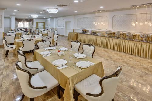 Royal Hotel