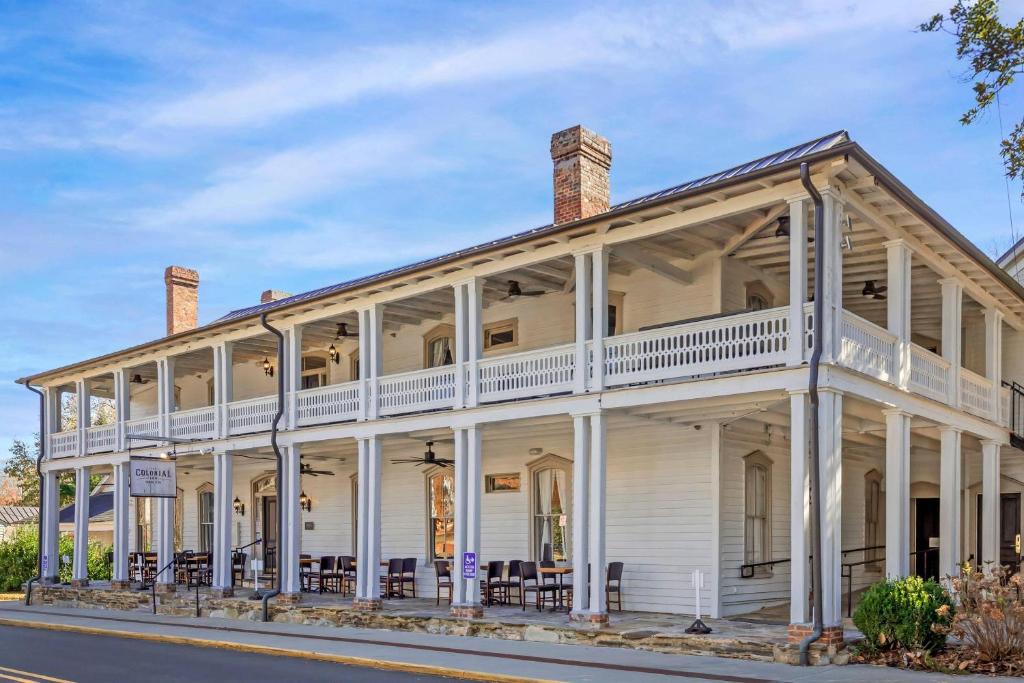 The Colonial Inn